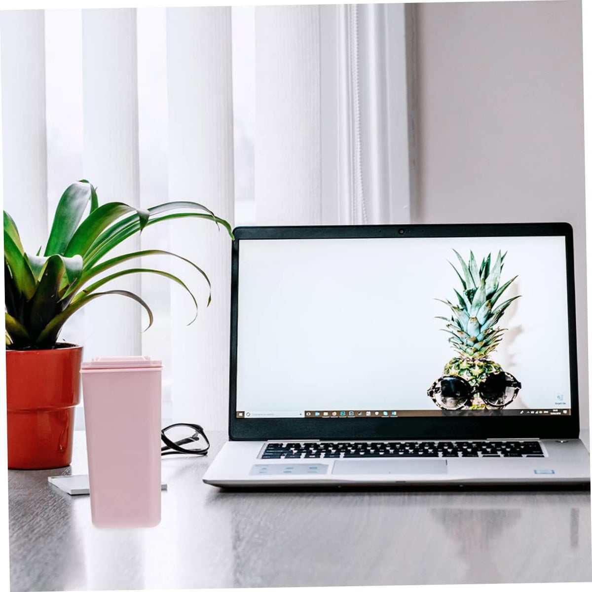 Desktop Trash Can Trash Can with Wheels Mini Kitchen Trash Can Desktop Waste Bin Mini Garbage Bin Trash Can for Desk Mini Desk