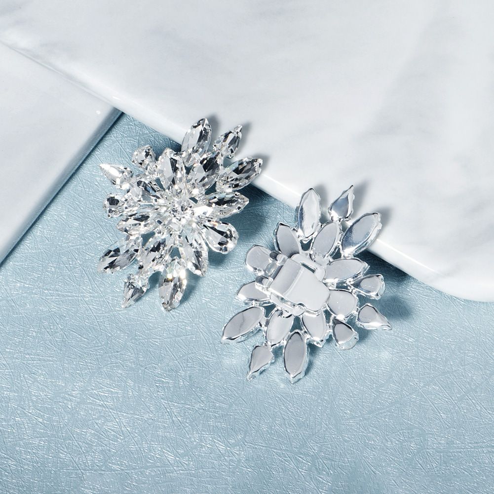 A Pair of Flower-shaped Rhinestones Crystal Shoe Clips Women Bride Wedding Party Jewelry Charms Buckle Shoe Decoration Accessories