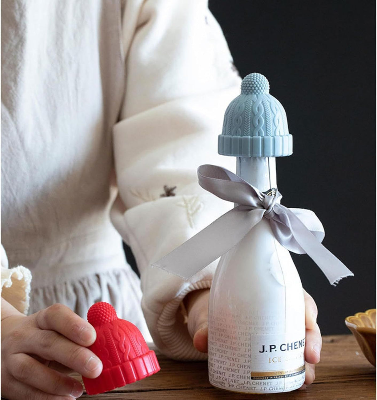 Silicone red wine cork Little Red Riding Hood Cork cartoon cute wine bottle downhill Cork （3pcs）
silicone Cork for red wine