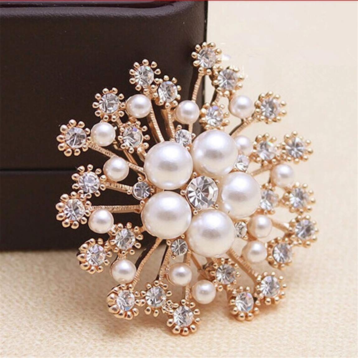 Glittering Imitation Pearl Crystal Snowflake Flower Design Brooch Pin Badge Fashionable Charming Dress Scarves Shawl Clip