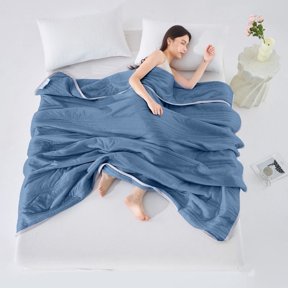 Polyester Summer Quilt Cooling Blanket - Lightweight Air Conditioning Bedspread Soft Breathable Throw for Bed Couch - Machine Washable Coverlet for Home Bedroom Guest Room - 39x27.5 Inches