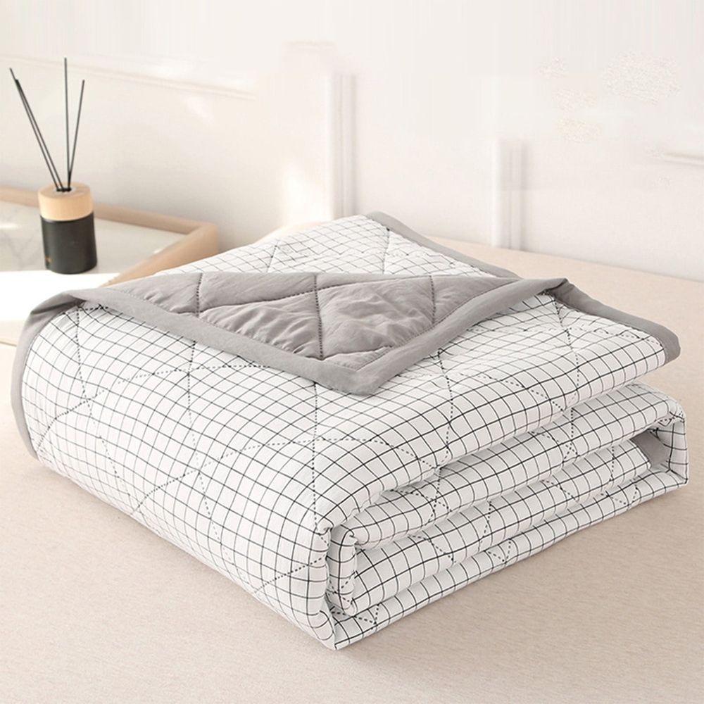 Cooling Comforter, Grey Cooling Blanket Size, Cooling Duvet for Hot Sleeper, Breathable Summer Quilt, Lightweight Soft Q-Max>0.4 Arc-Chill Cool Comforter,78.74x59.05in White