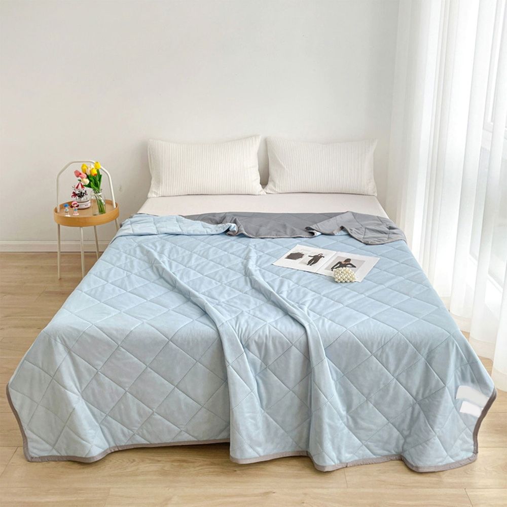 Summer Cooling Air Conditioning Quilt, Ice Silk Breathable Blanket, Washable Thin Lightweight Comfortable for Hot Sleepers, Queen Size 100x150cm 39.37x59.06 inches
