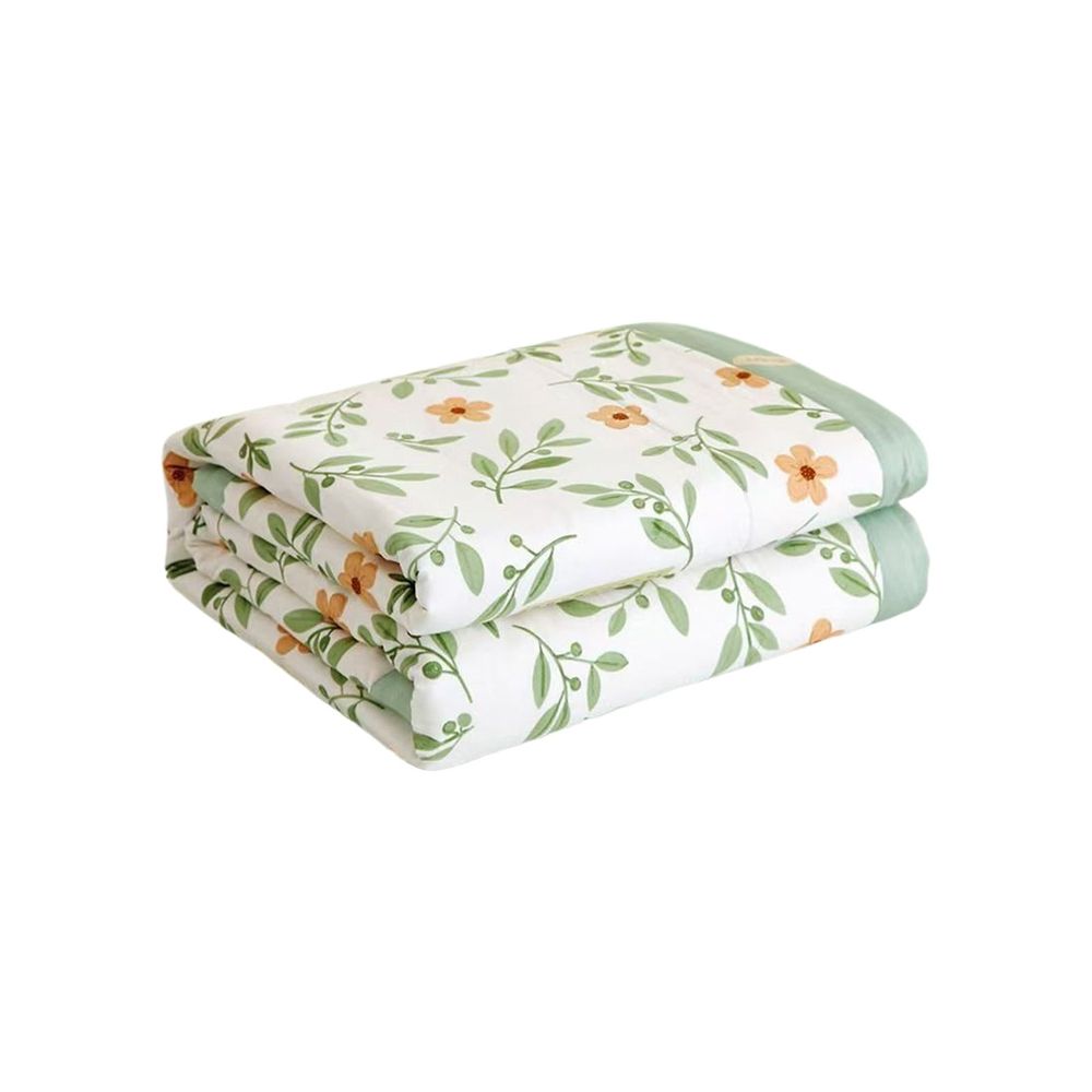 Dorm Room Summer Quilt for Students - Lightweight Breathable Bed Cover - Washable Cotton Quilt for Campus Living and Sleep