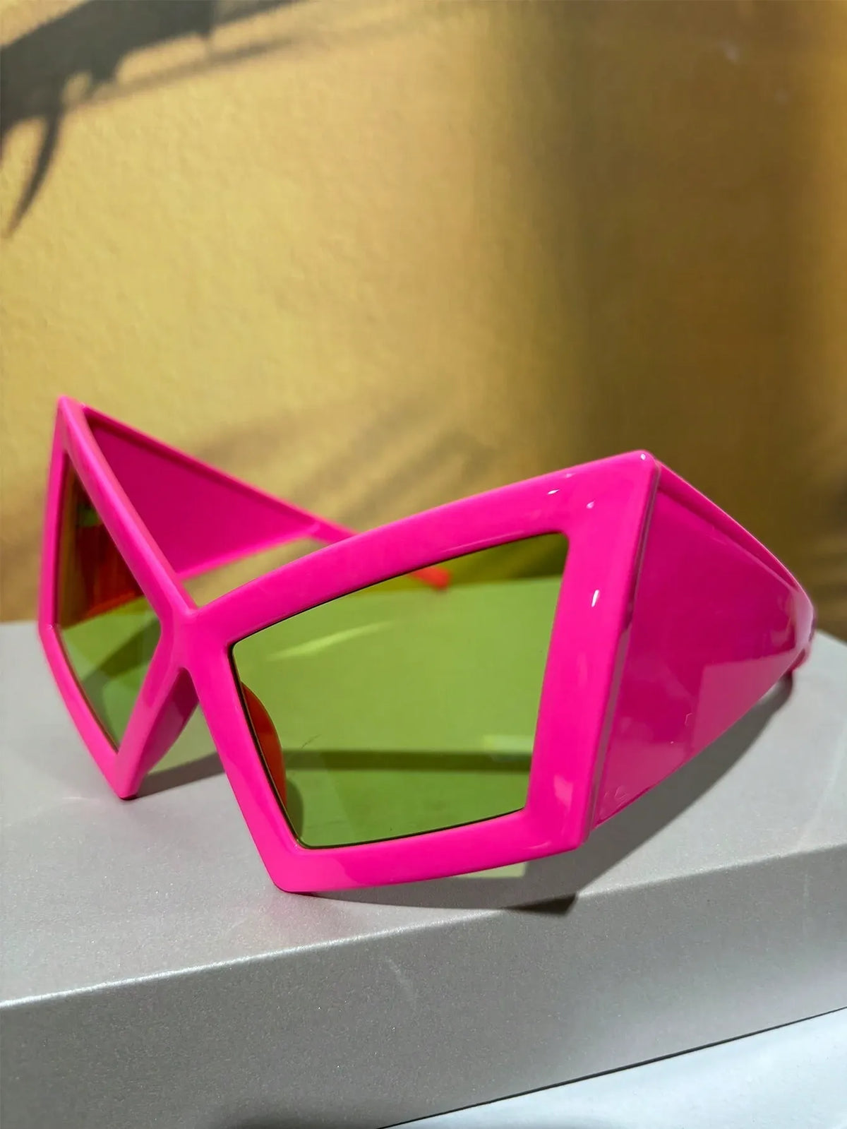 Oversized Cat Eye Fashion Glasses Personalized Retro Hiphop Beach Accessories Rose Red Party Stylish Glasses Bohemian Halloween Beach Decor Women Essential Item Great Gift Option