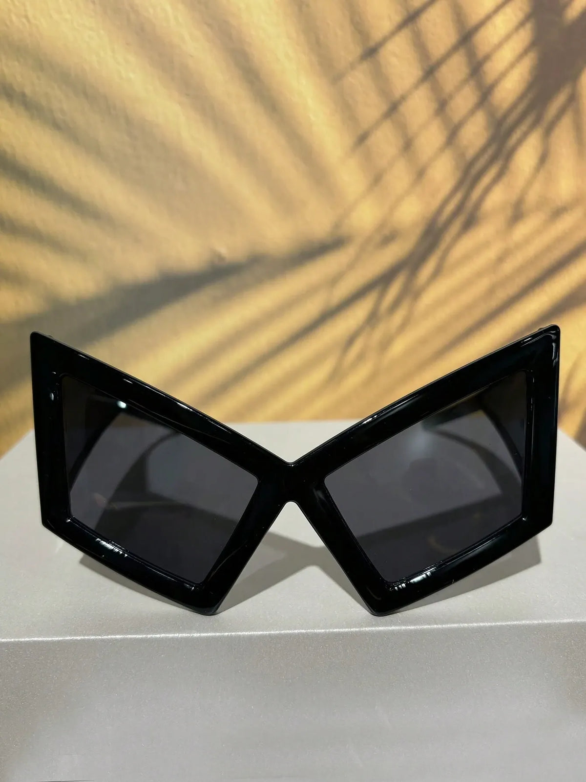 Oversized Cat Eye Fashion Glasses Personalized Retro Hiphop Beach Accessories Rose Red Party Stylish Glasses Bohemian Halloween Beach Decor Women Essential Item Great Gift Option