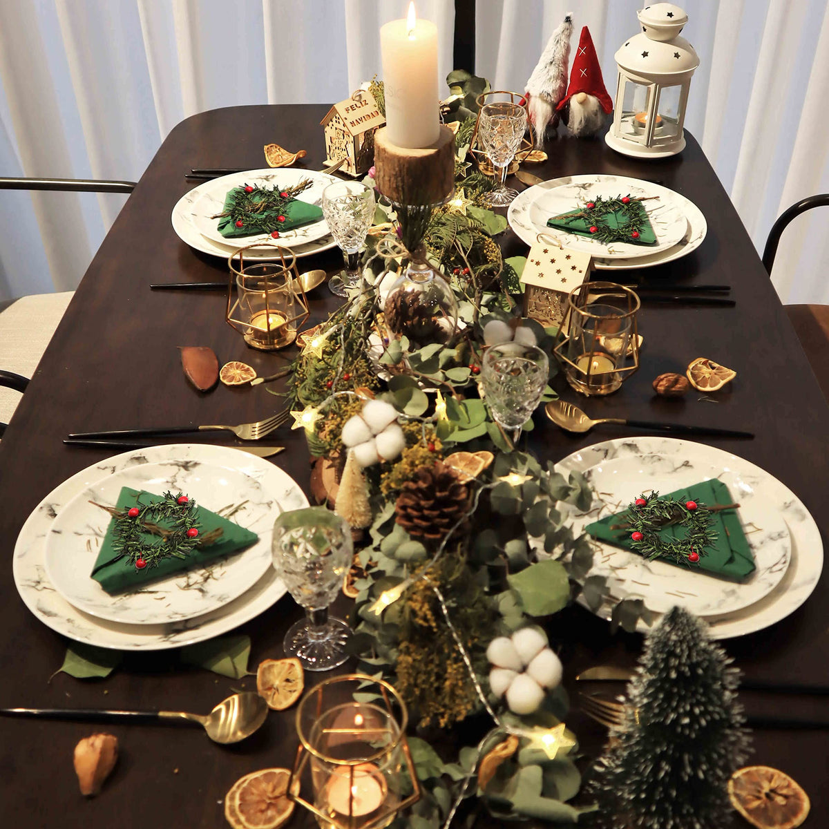 Christmas Napkin Rings Set of 4, Pine Needles Wreath with Red Berry Napkin Holder for Winter, Family Gathering, Banquet