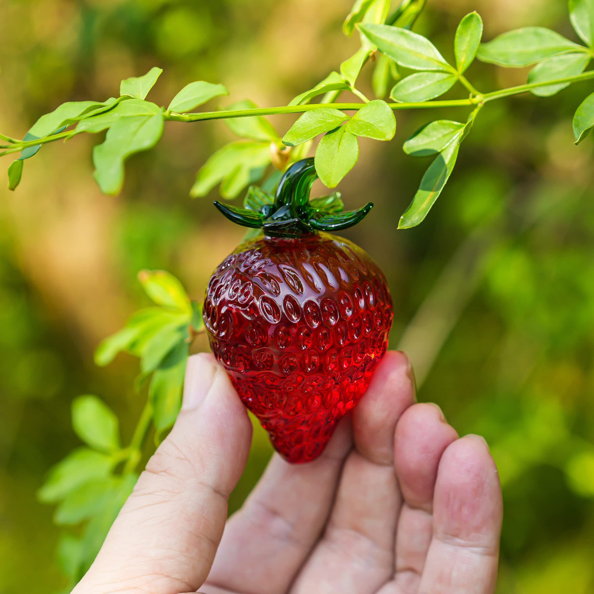 Glass Red Strawberry Figurine Crystal Fruit Collectibles Art Glass Fruits Decoration for Home Office Strawberry Kitchen Decor for Women