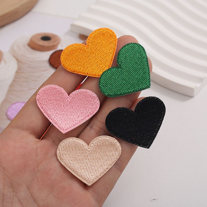 Very Smal Heart Love Cartoon Iron On Patches Embroidered Pretty Sewing On Patches Appliques -11pcs