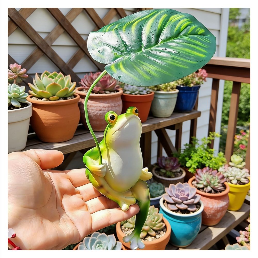 Frog Garden Statues Solar Garden Decor LED Light,Cute Frog Outdoor Statues Garden Decor for Outside,Resin Frog Statue Holding Umbrella Garden Statues Yard Lawn Patio Flower Bed Walkway Decor
