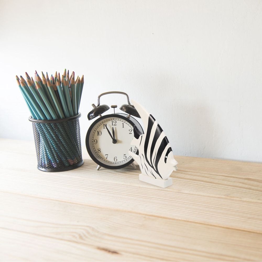 2Pcs Black White Wooden Fish Decorations Desktop Mediterranean Style