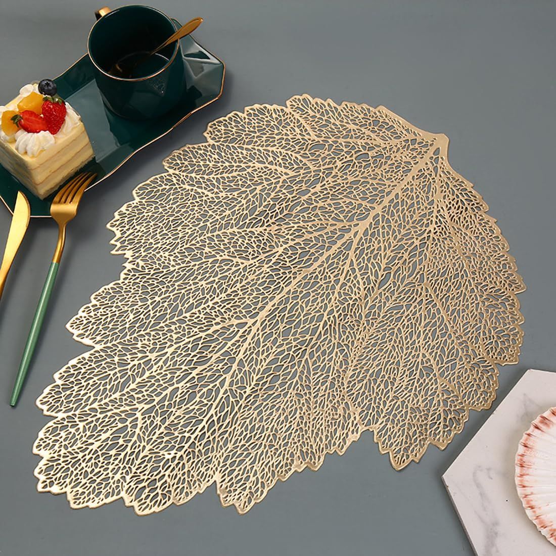 Placemats Set of 6, 15 Inch Metallic Vinyl Christmas Festival Lunch Mats Leaf Holiday Party Restaurant Home Table Decoration, Gold
