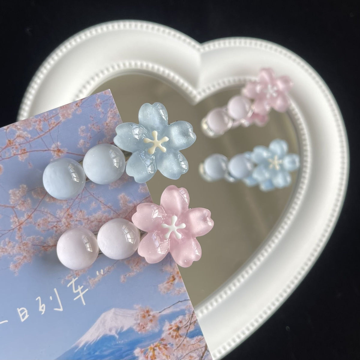 4PCS Flower Decoration Charms, Cute Daisy Charm Gift for Toddler Girls Kids Teens Women Adults-blue+pink