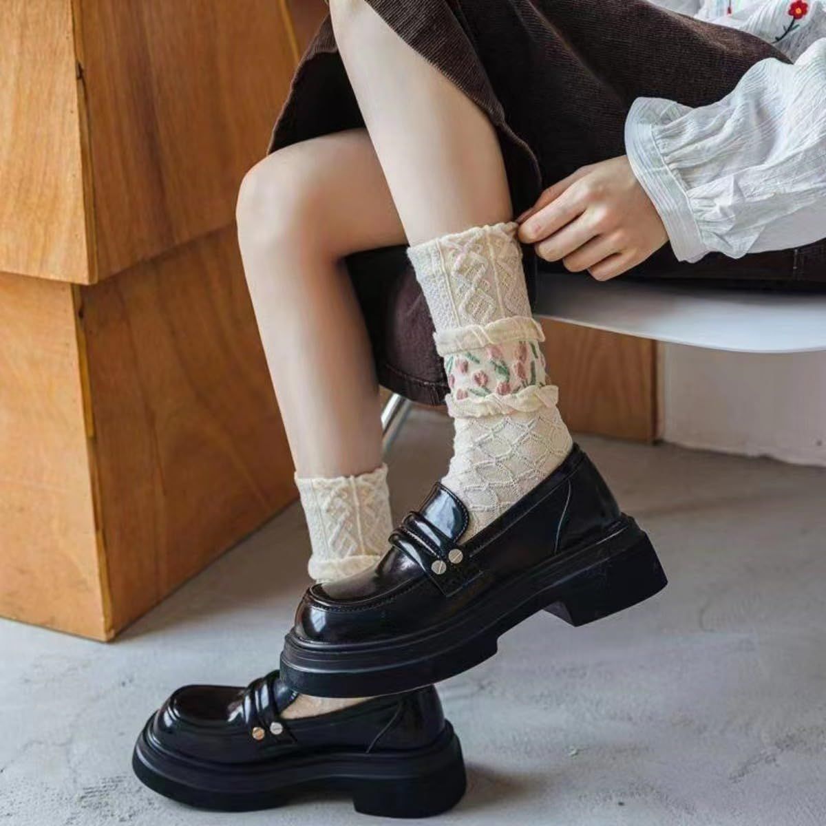 4 Pairs tulip Cute Socks, Women's Lace Ruffles Ankle Casual Sock, Breathable Mid Tube Socks, Floral Crew Socks
