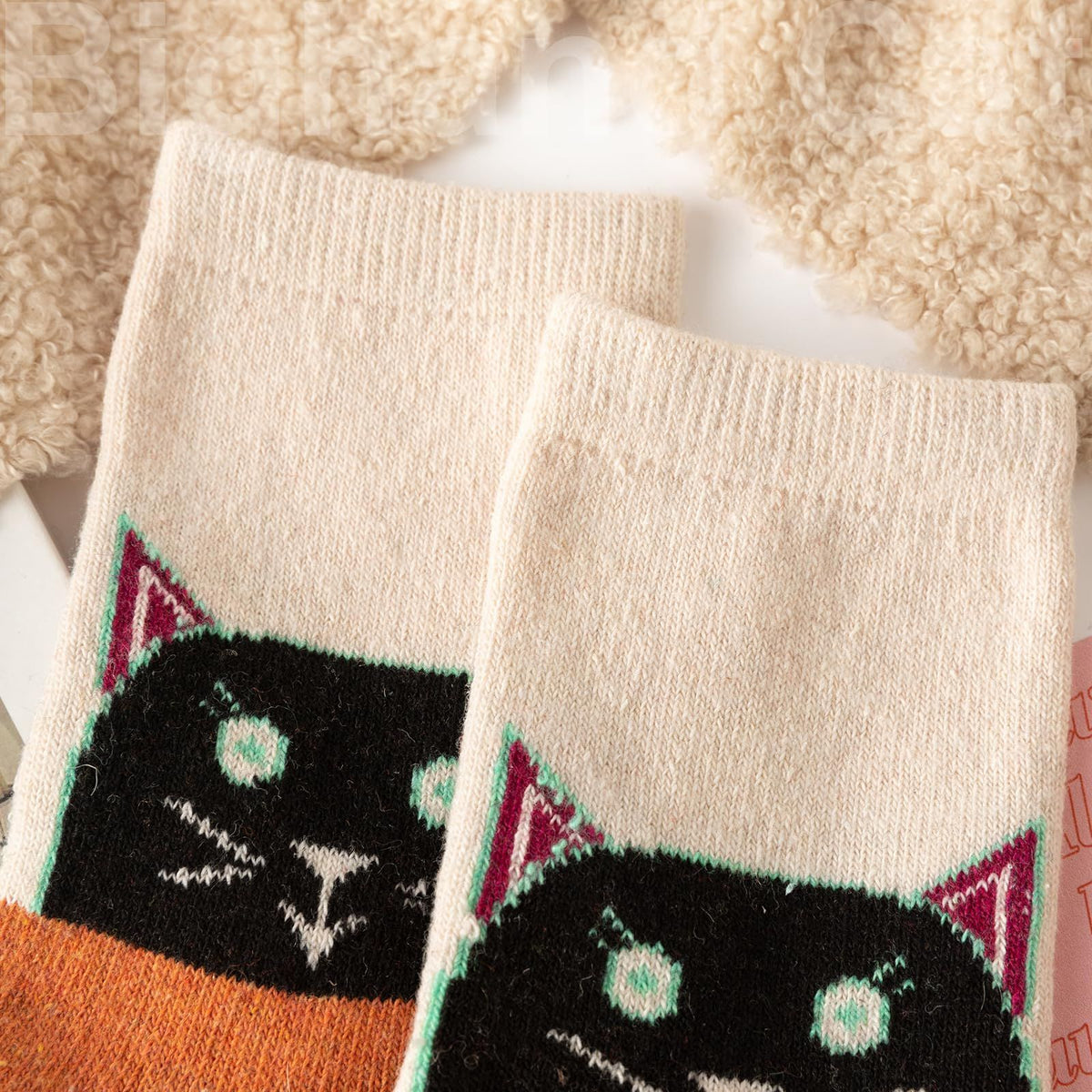 Cute Warm Wool Socks for Women Super Cozy Thick Crew Winter Socks Gifts, 5 Pairs with sweat absorption, breathable