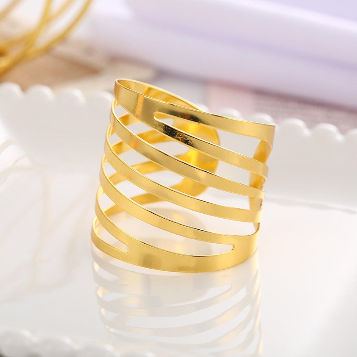 Gold Napkin Rings, Hollow Napkin Ring Holder for Wedding Christmas Family Gathering Table Decoration