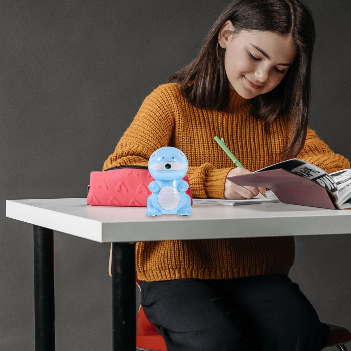 Cartoon Hand Pencil Sharpener Manual Animal Pencil Sharpeners School Hand Shake Pencil Sharpener for School Stationery  Blue