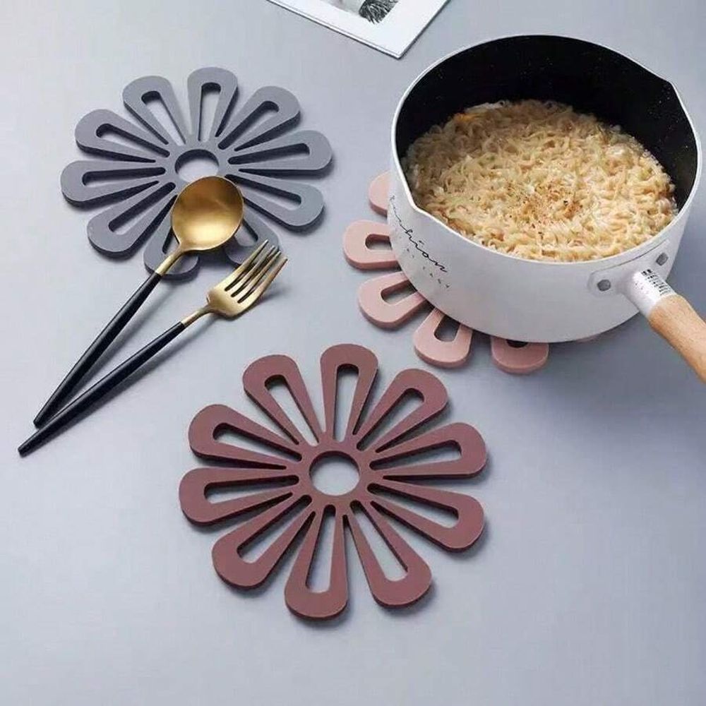 4 silicone heat-resistant placemats - circular anti slip mats for hot dishes, pots, and cups