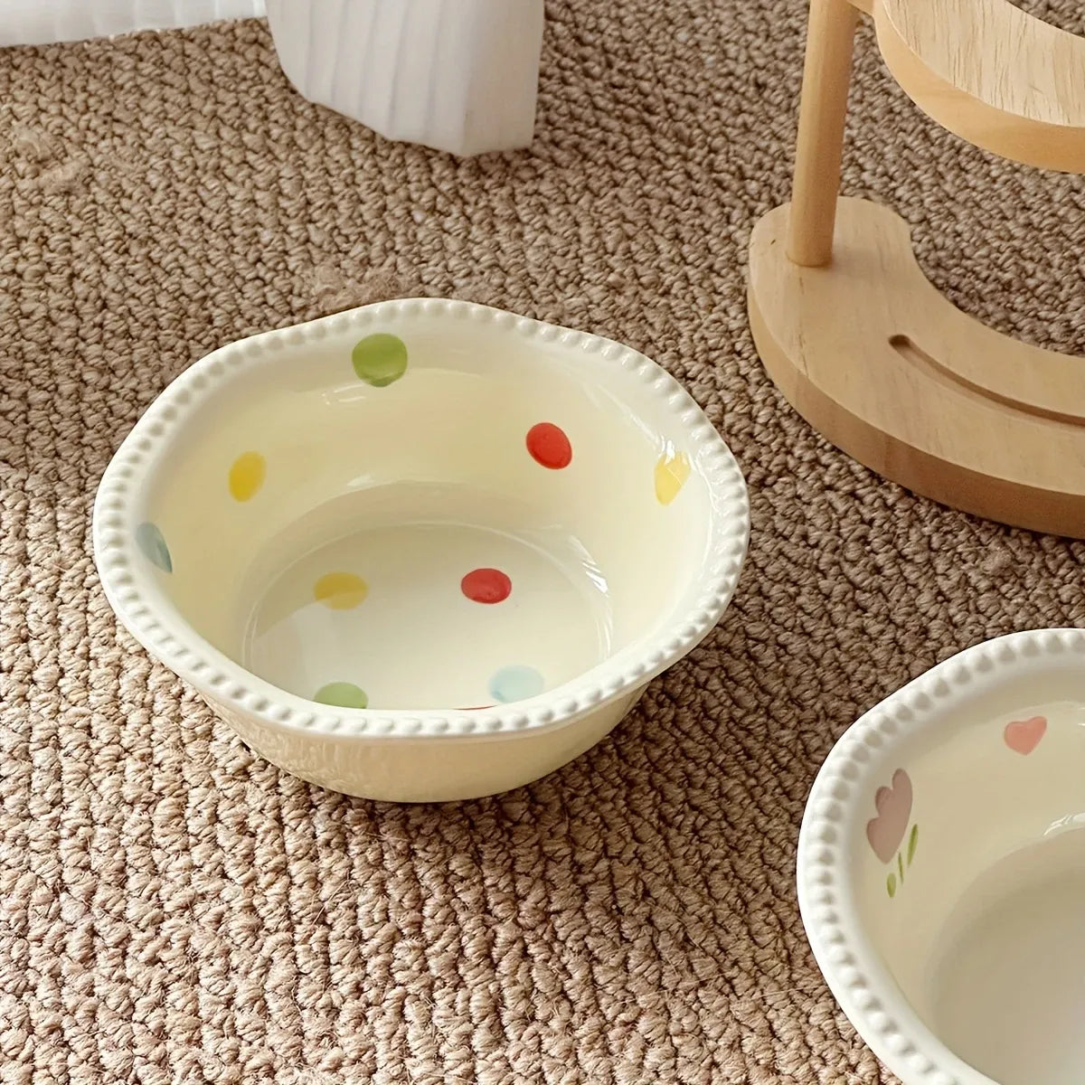 Ceramic Pet Feeder with Wood Stand | Tilted Cat Bowl for Comfortable Eating, Anti-Tip Design（Zhu Dian ai Xin wan）