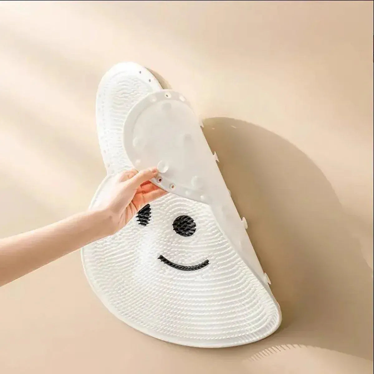 Silicone Foot Scrubber Rabbit Tub Mat Suction Cup Exfoliating Brush Cleaning Mat - White