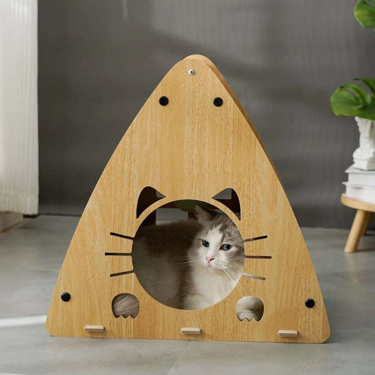 1-Piece Triangular Cat Scratcher and Hideaway
