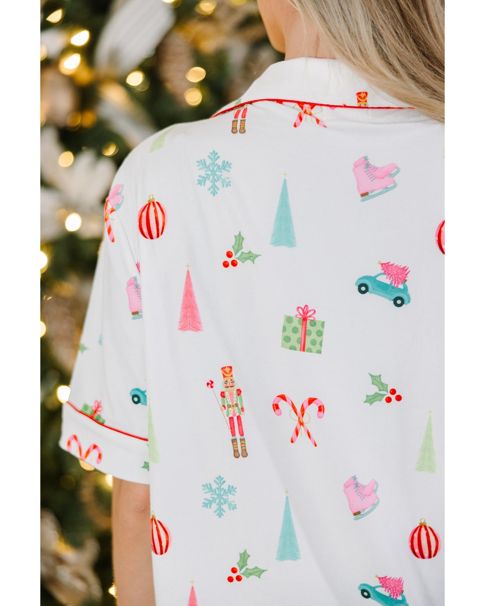 White Christmas Print Short Sleeve Shirt and Shorts Pajama Set - 2XL