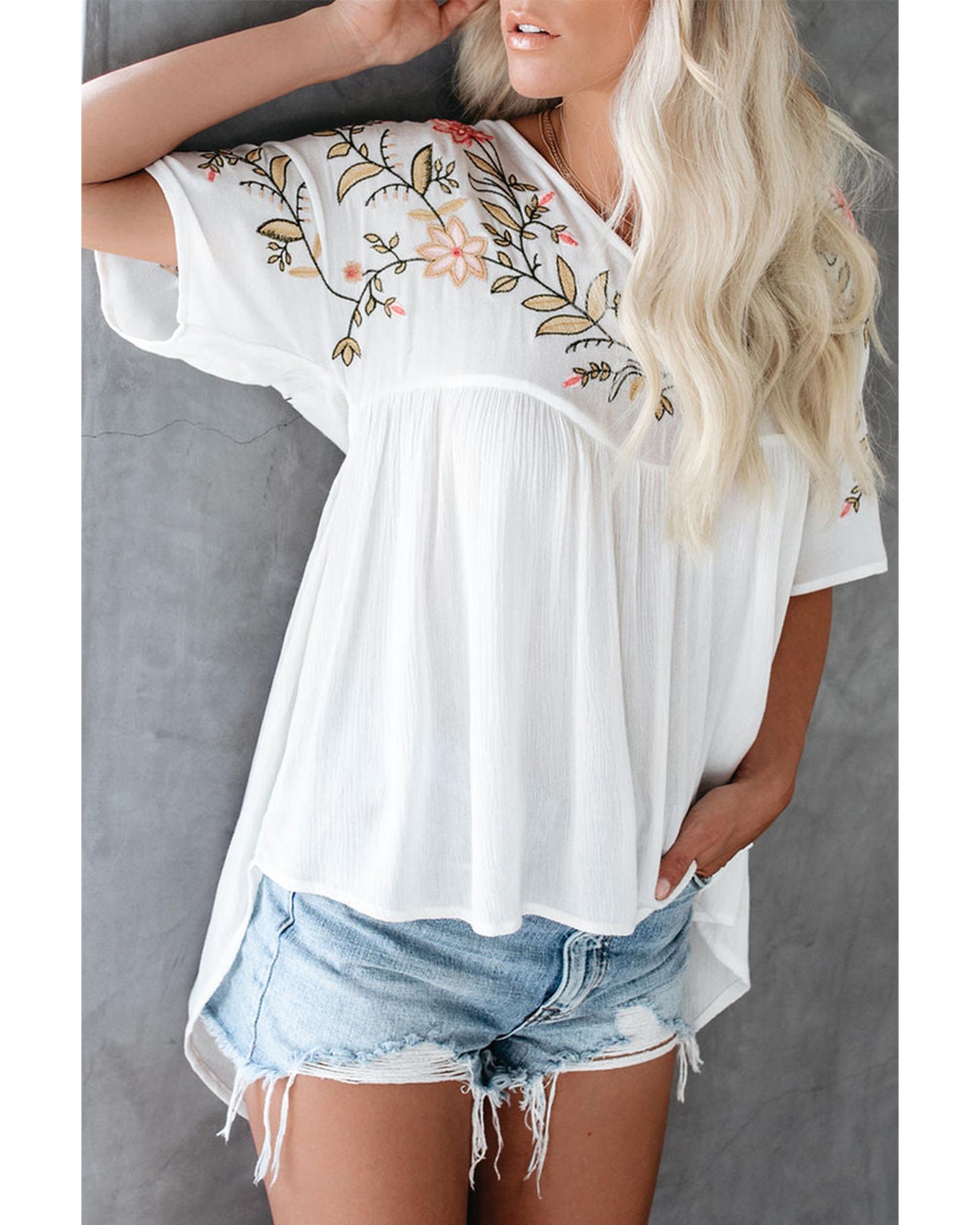 Azura Exchange Embroidered V Neck Crinkle Babydoll Blouse - M
