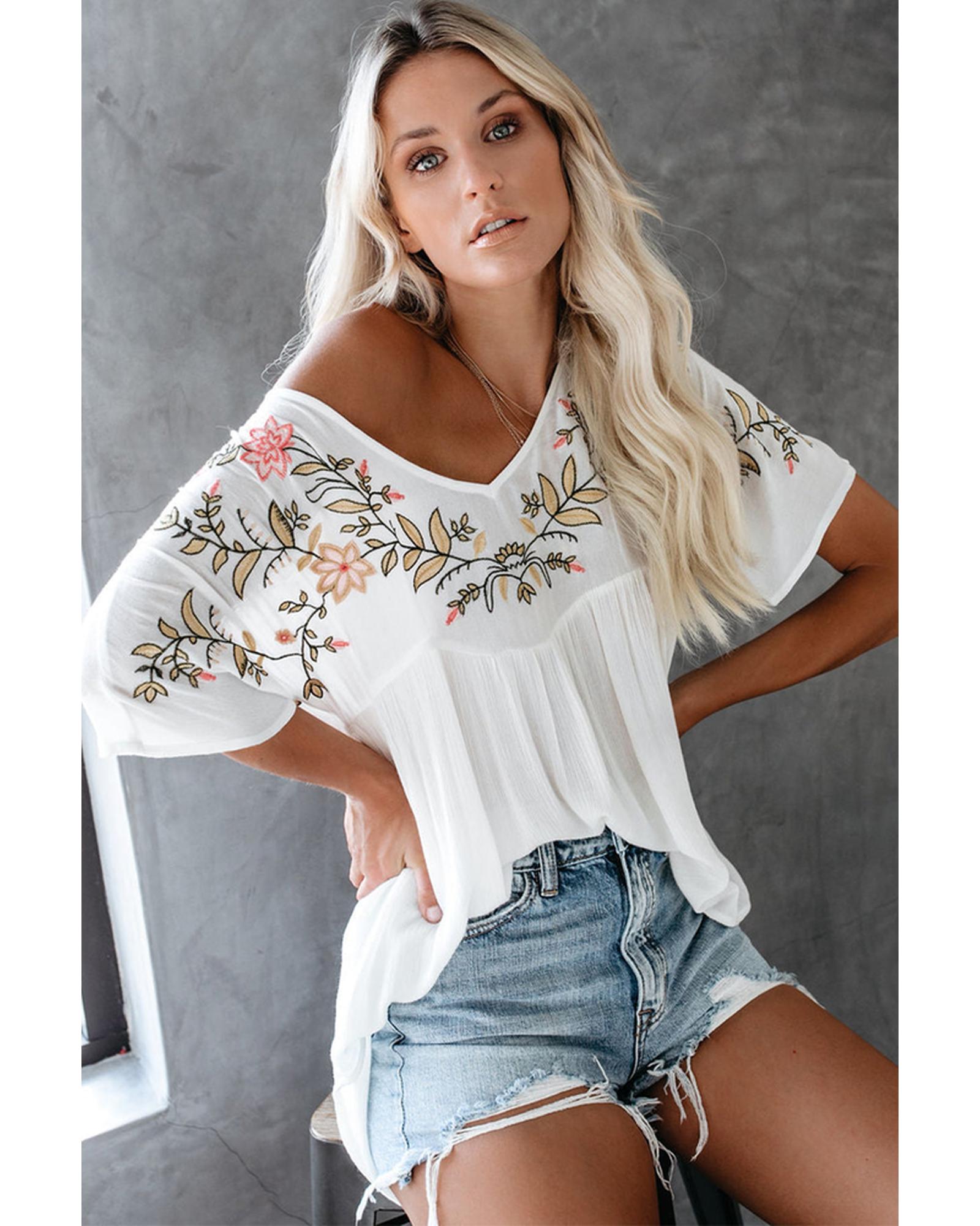 Azura Exchange Embroidered V Neck Crinkle Babydoll Blouse - M