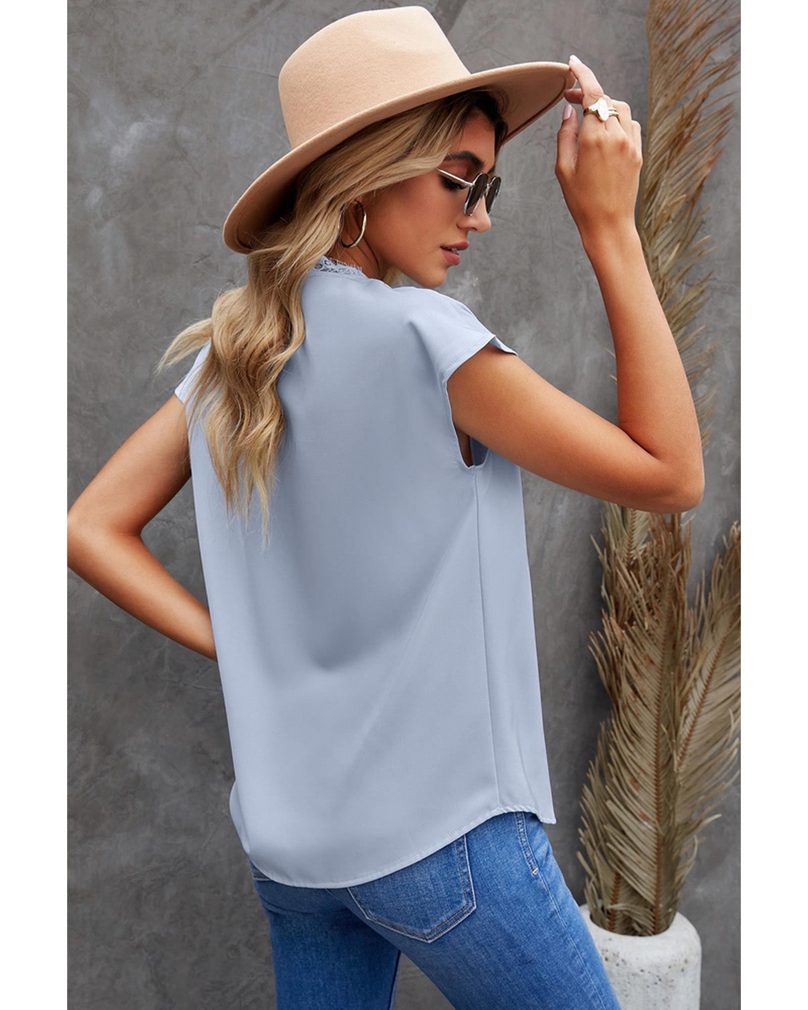 Azura Exchange Lace Trim V Neck T-shirt - S