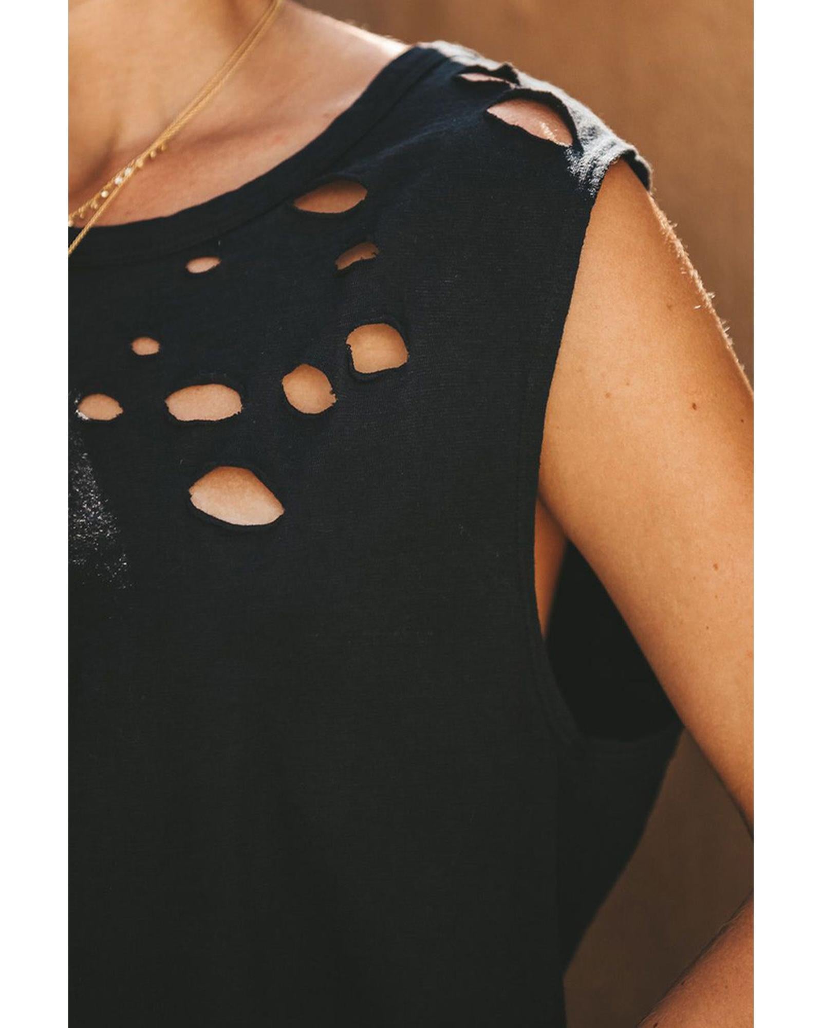 Azura Exchange Sleeveless Crew Neck Black Tank Top with Broken Hole Detail - M
