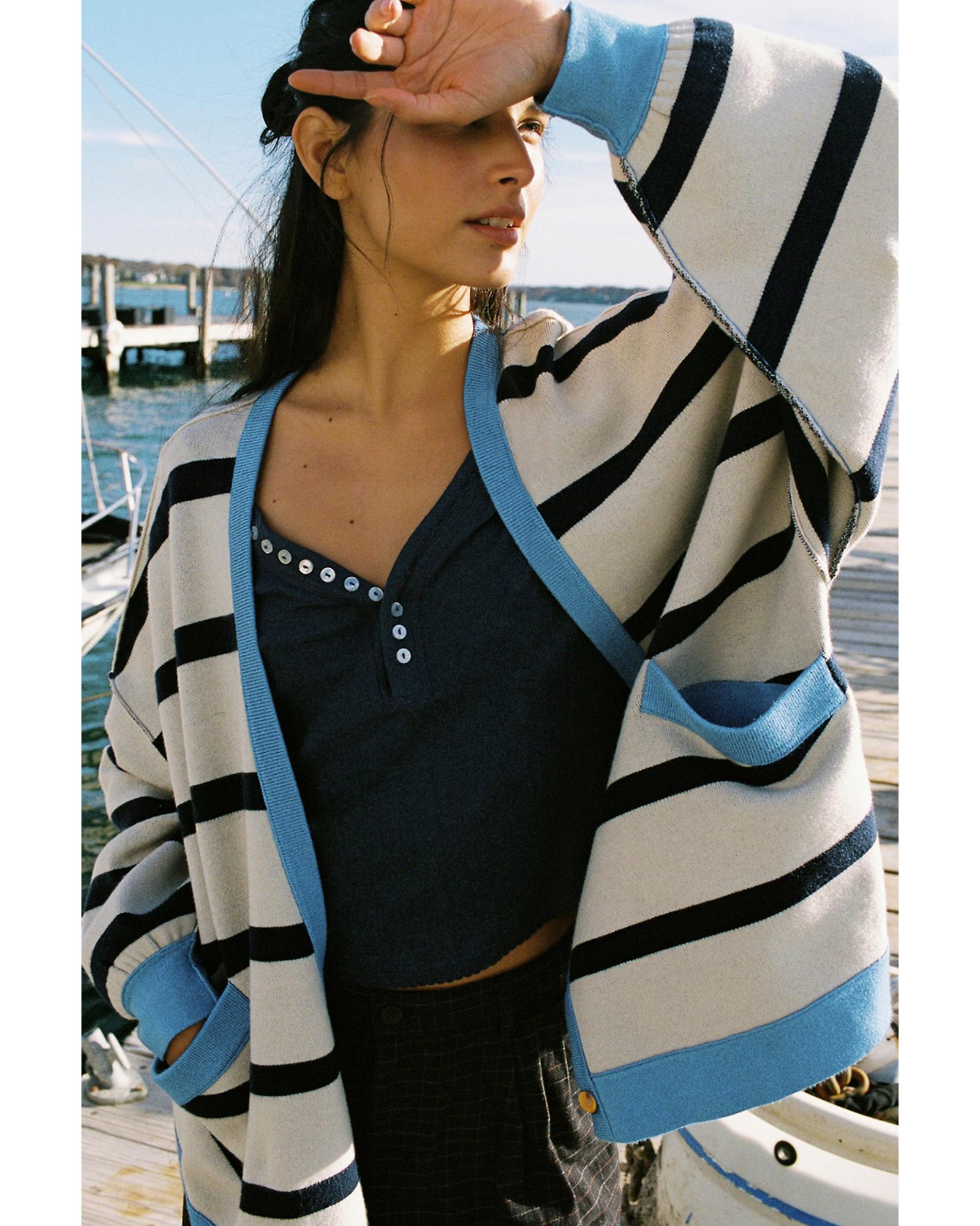 White Colorblock Drop Shoulder Buttoned Loose Cardigan - M