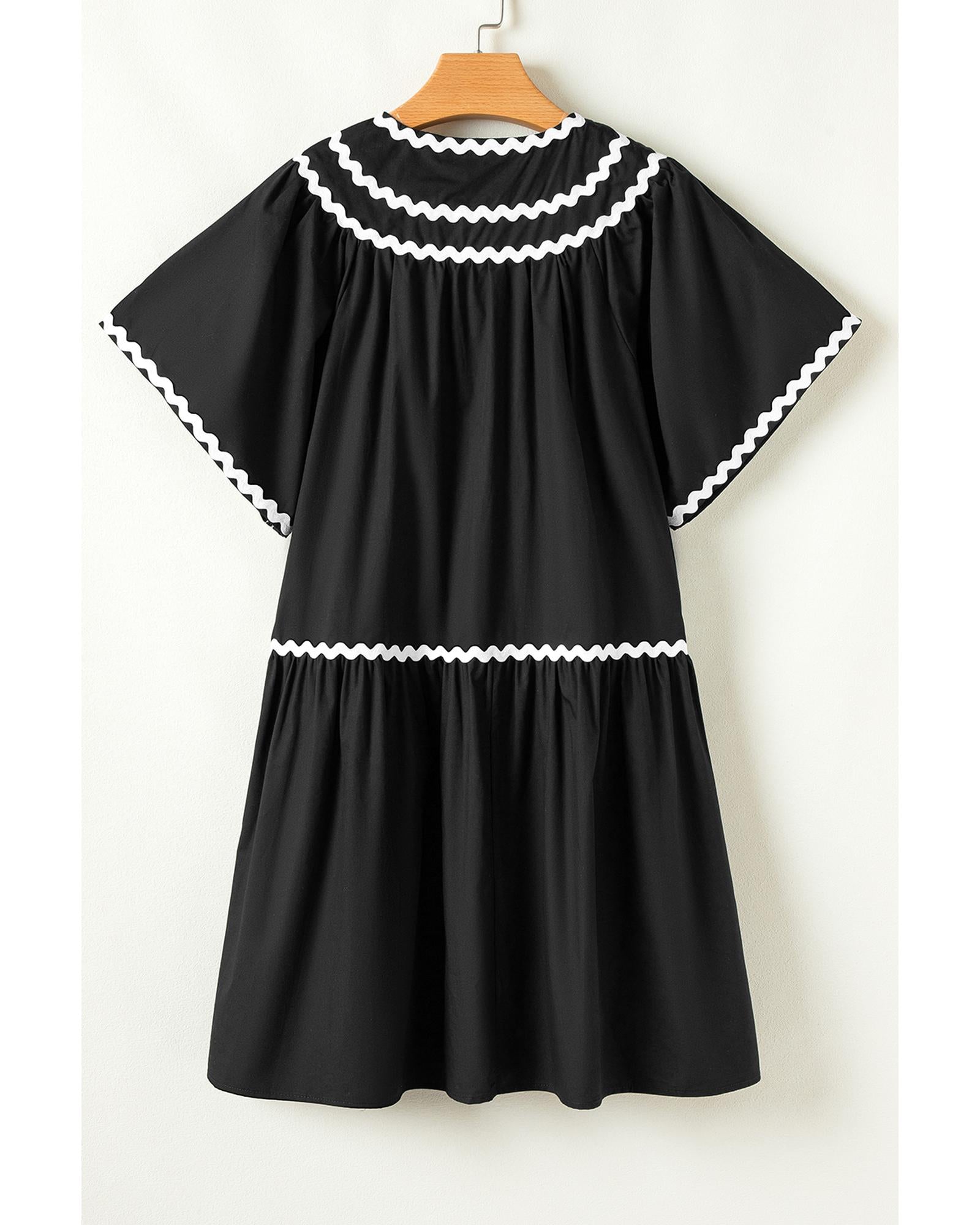 Black Contrast Ricrac Trim Short Sleeve V Neck Loose Mini Dress - M