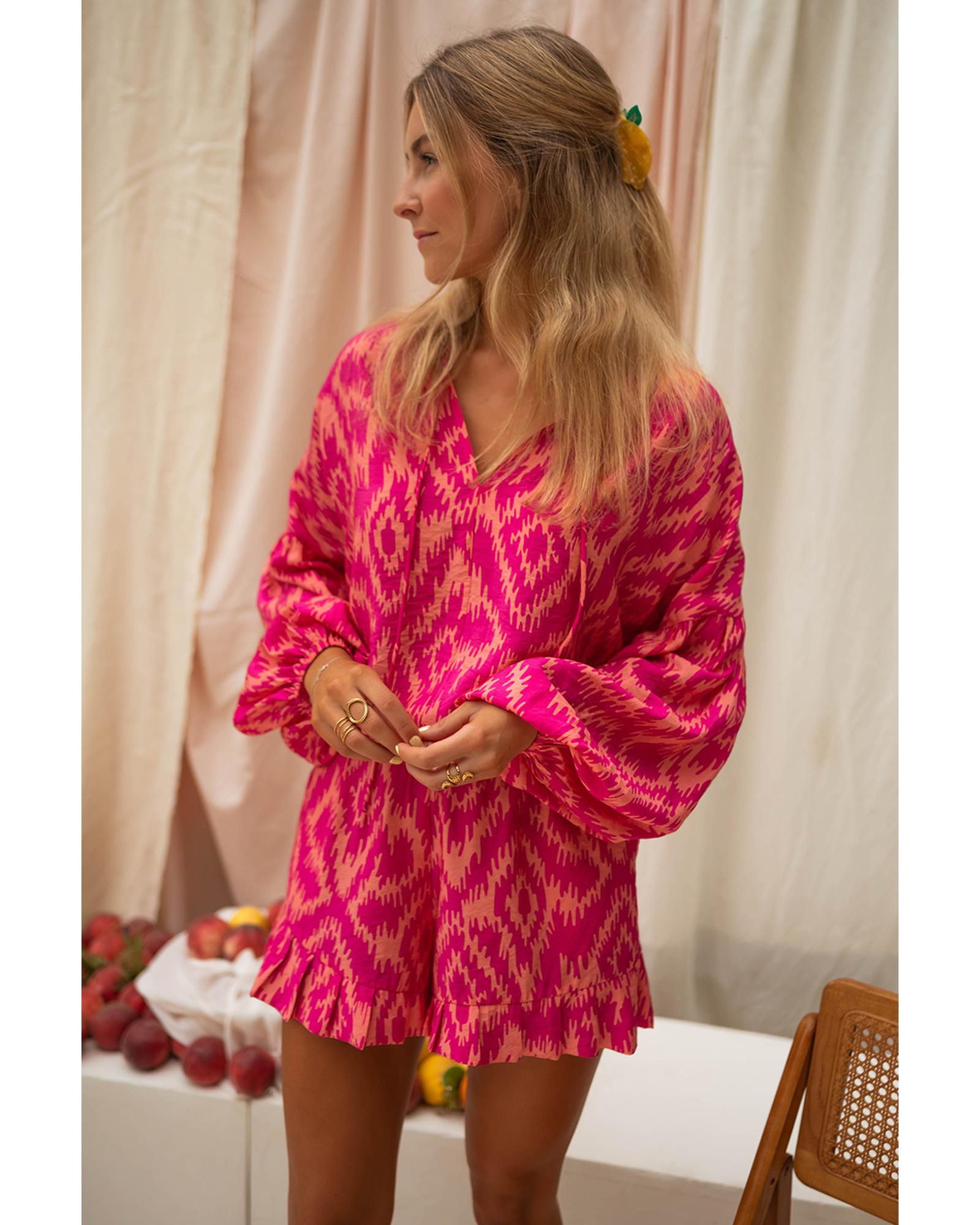 Rose Western Aztec Geometric Print Top and Ruffled Shorts Set - M