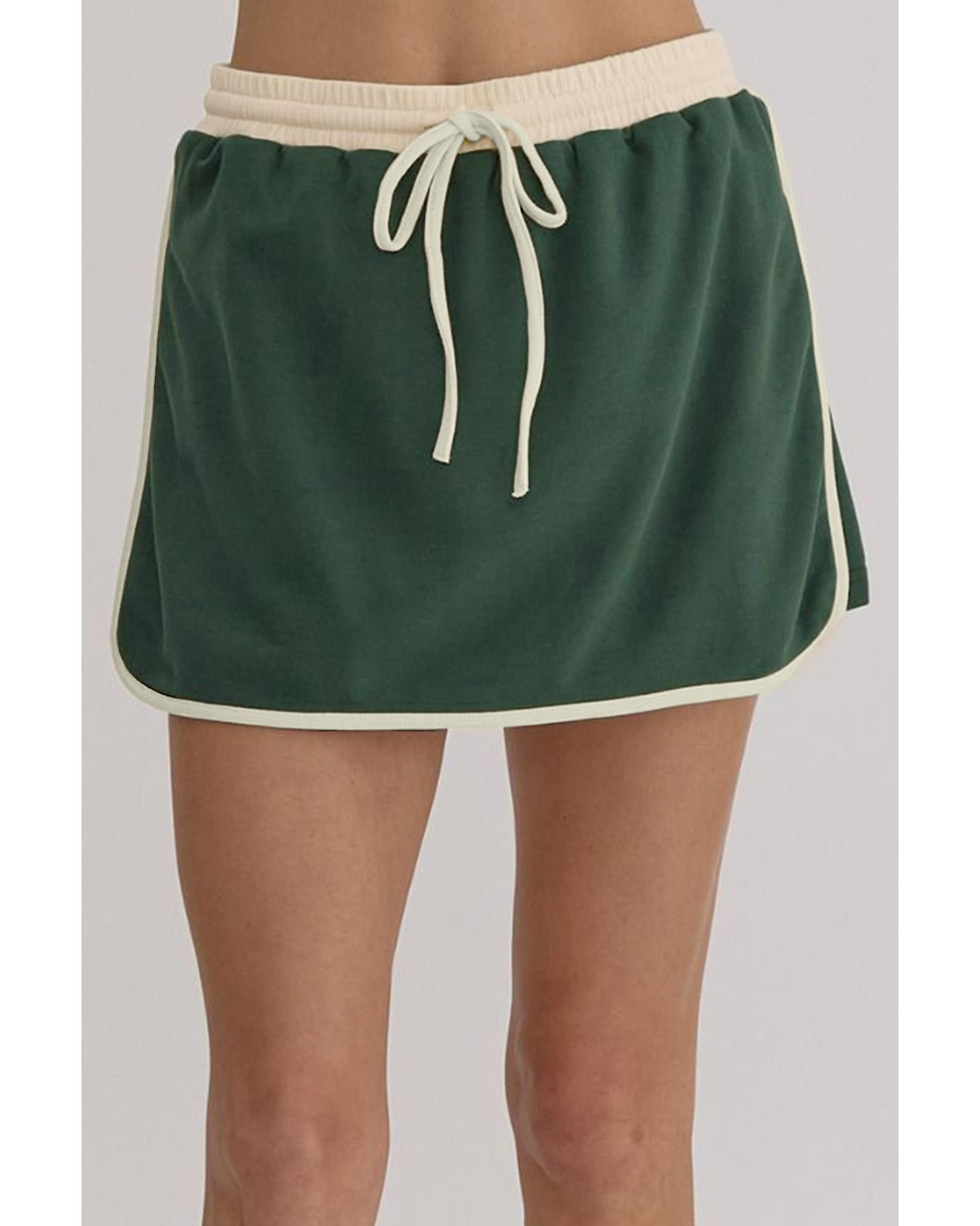 Evergreen Color Contrast Loose Pullover and Lace-up Waist Skort Set - L