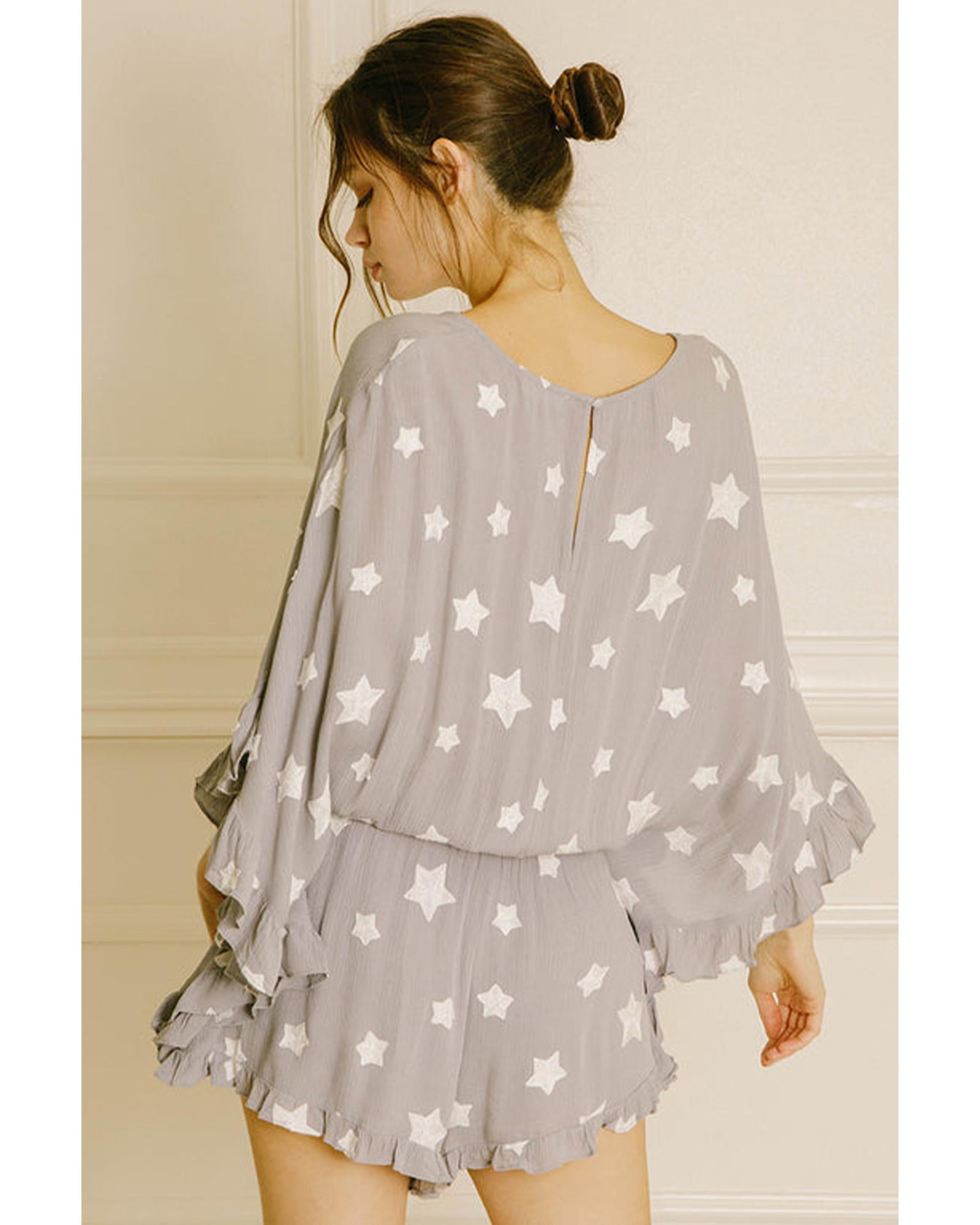 Gray Star Print Crinkle Textured Kimono Ruffle Sleeve Romper - M