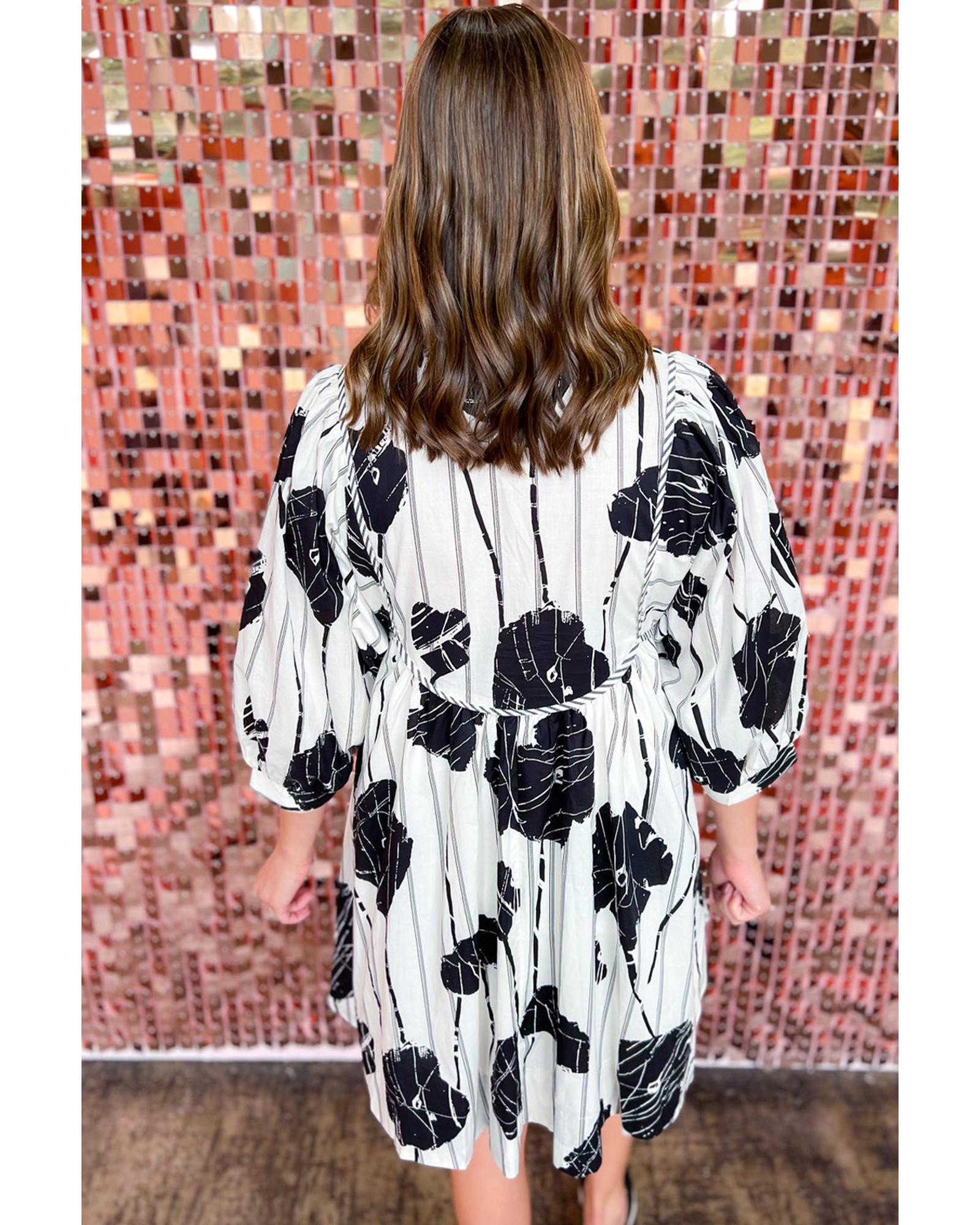 Black Plus Size Floral 3/4 Puff Sleeve Lace-up Neck Mini Dress - 1X