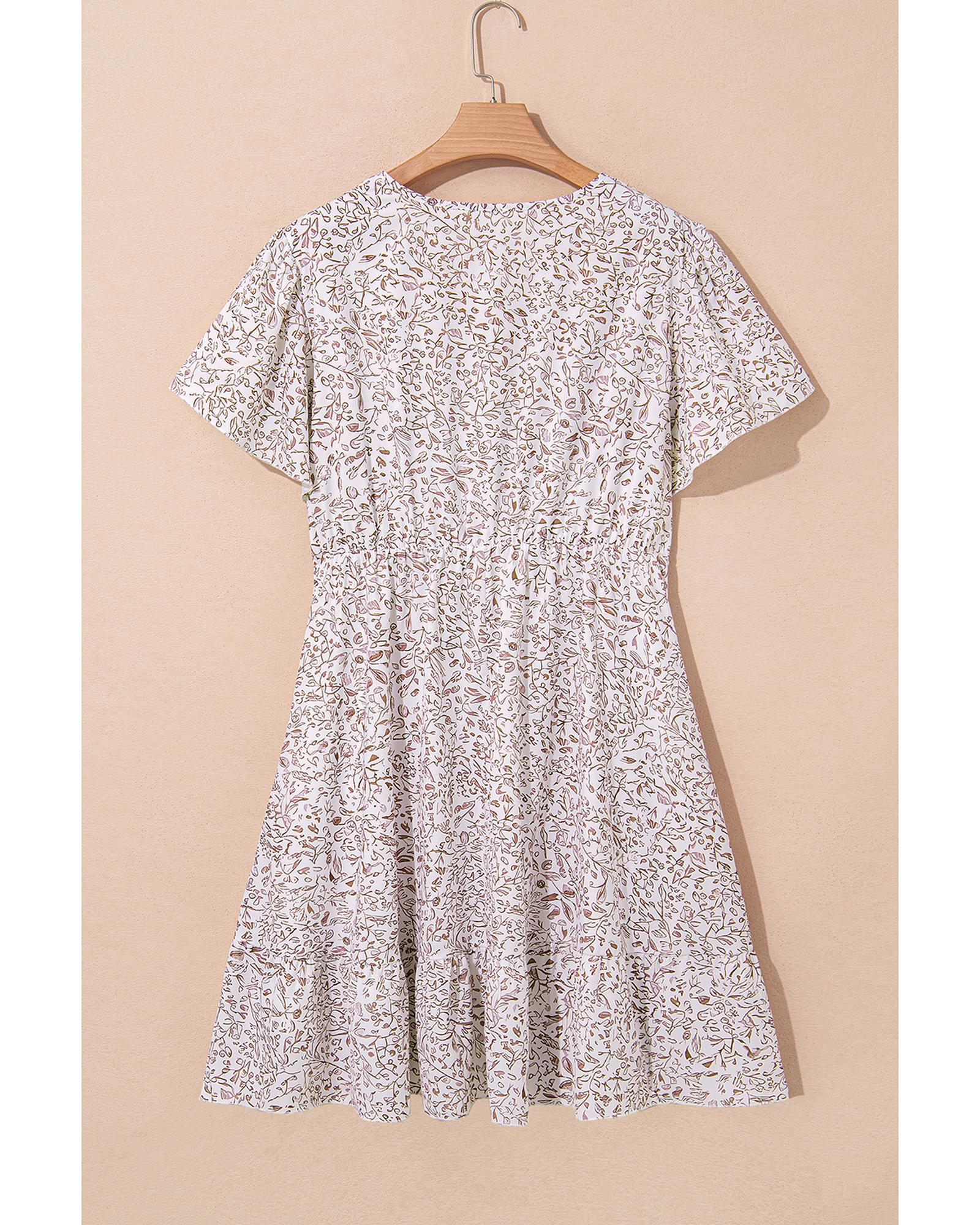 White Floral V Neck Ruffled Short Sleeve Plus Size Dress - 1X