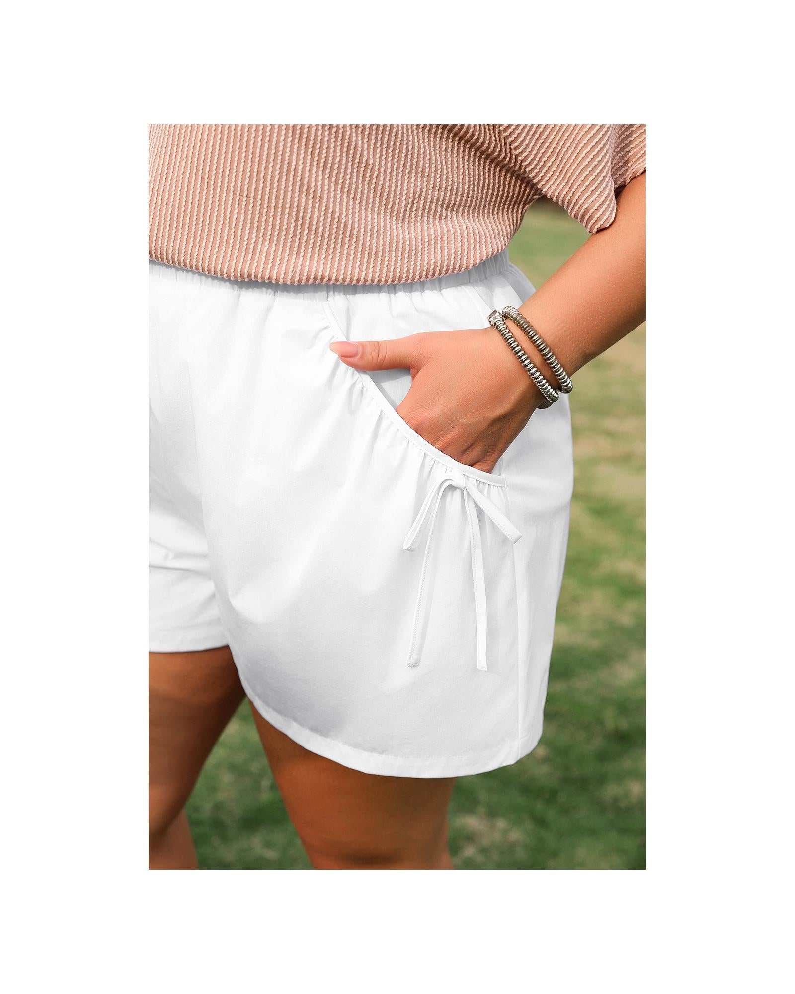 White Bow Decor Pockets Plus Size Shorts - 4X
