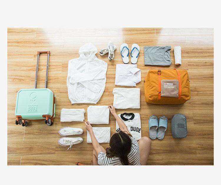 Waterproof Travel Bag for Women and Unisex Luggage - Large Capacity - Grey