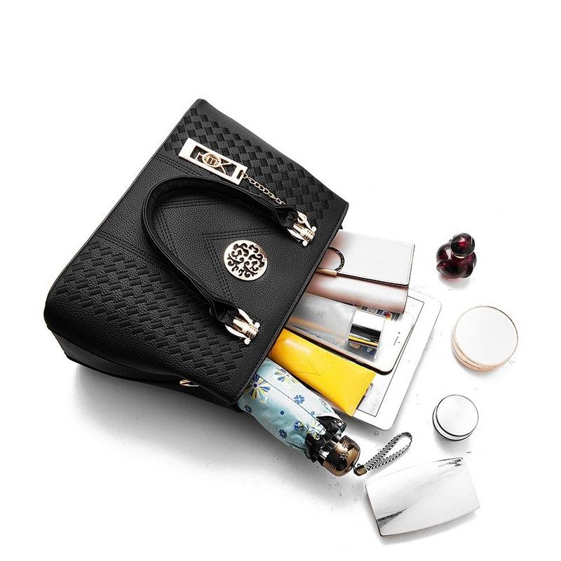 Women Leather Messenger Handbag - Stylish and Functional - Pink