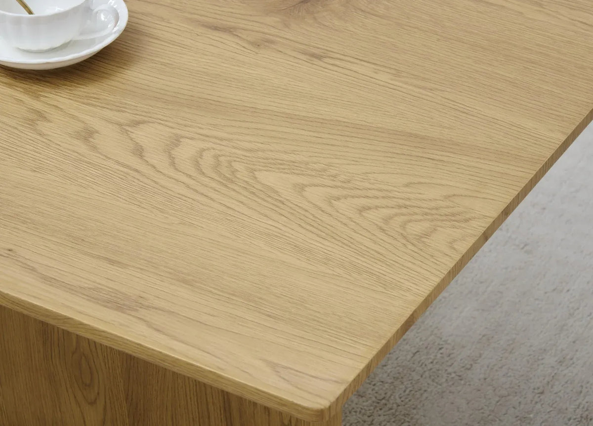 Lay Dining Table