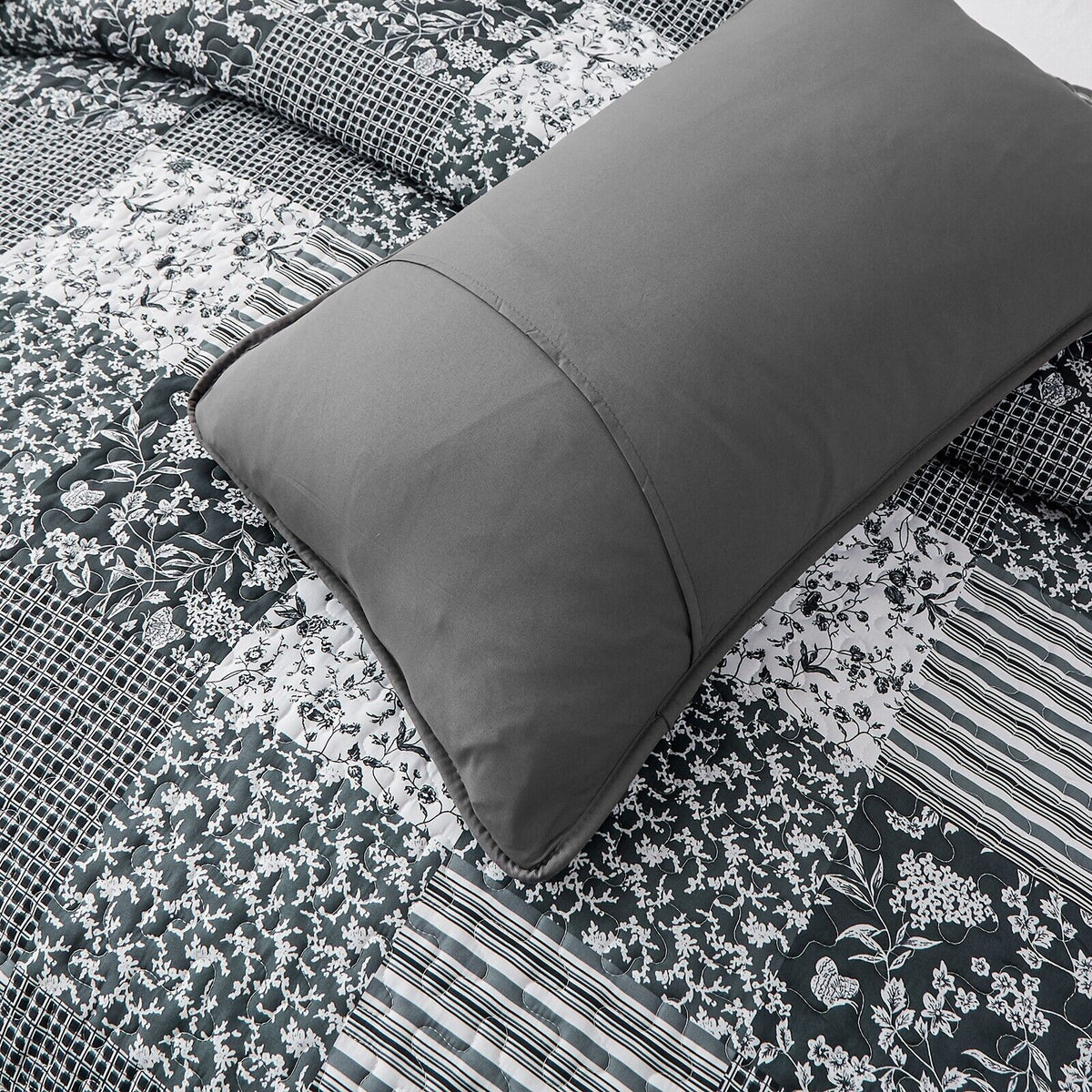 Lush Blush patch Floral 3 Pc Bedspread & Pillow Cover Set