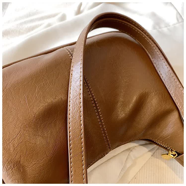 Red Vintage PU Leather Shoulder Bag - Women's Simple and Stylish Tote Bag for Commuting and Casual Use