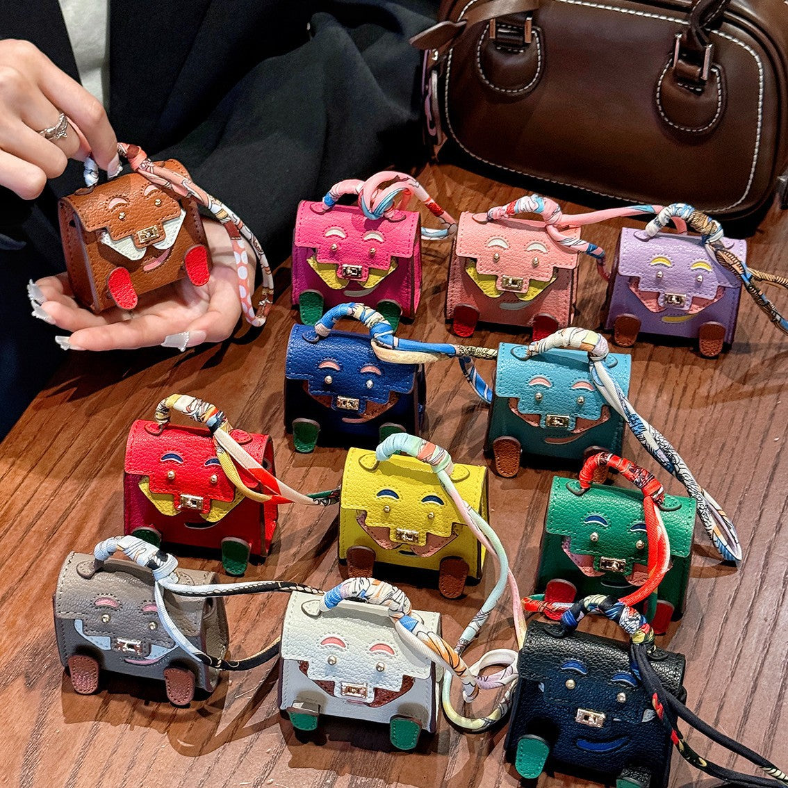 Green Mini Bag Earphone Case - Stylish Keychain Pouch for Headphones