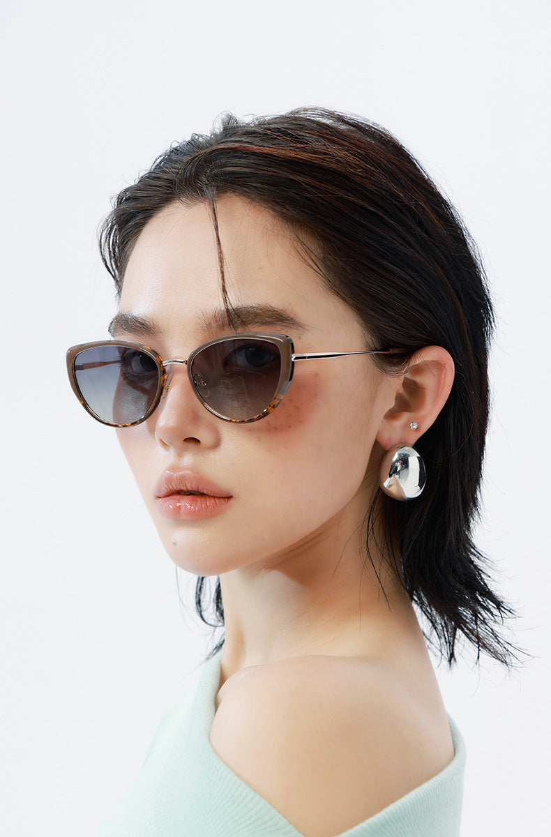 Pink Frame Chic Cat Eye Polarized Sunglasses for Women - Lightweight UV Protection Fashion Eyewear