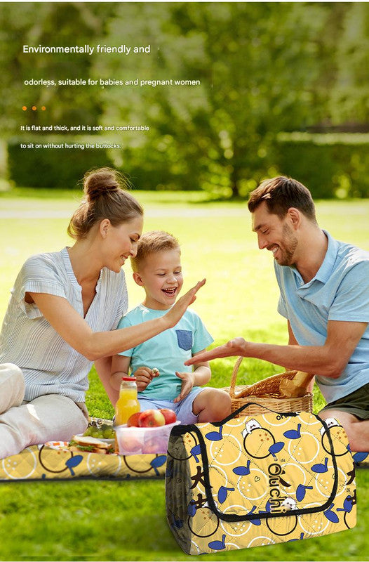 Waterproof Foldable Picnic Blanket with Little Frog Print- 200x200cm