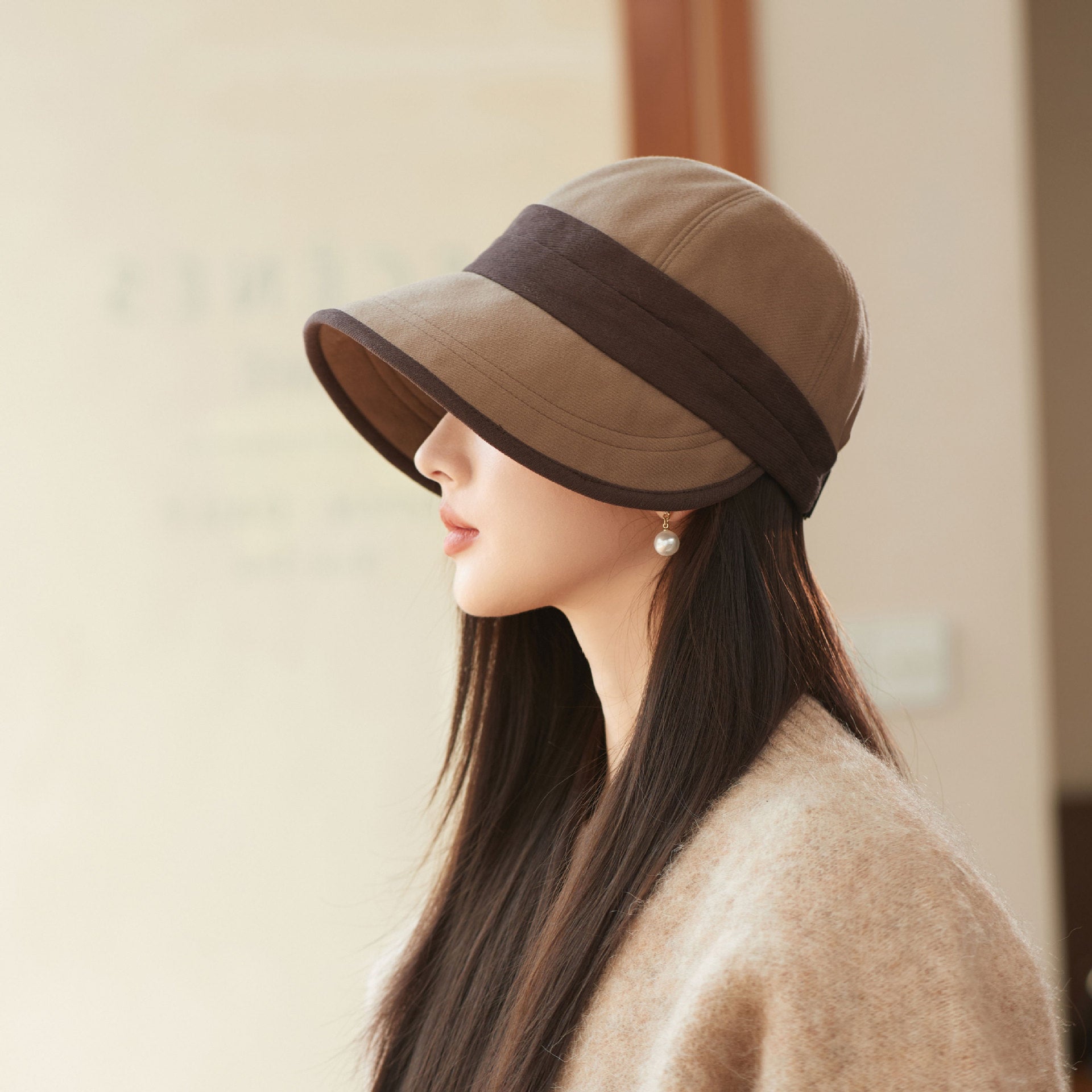 Beige Elegant Warm Bucket Hat - Minimalist Color Block Design, Face-Slimming Style for Autumn & Winter