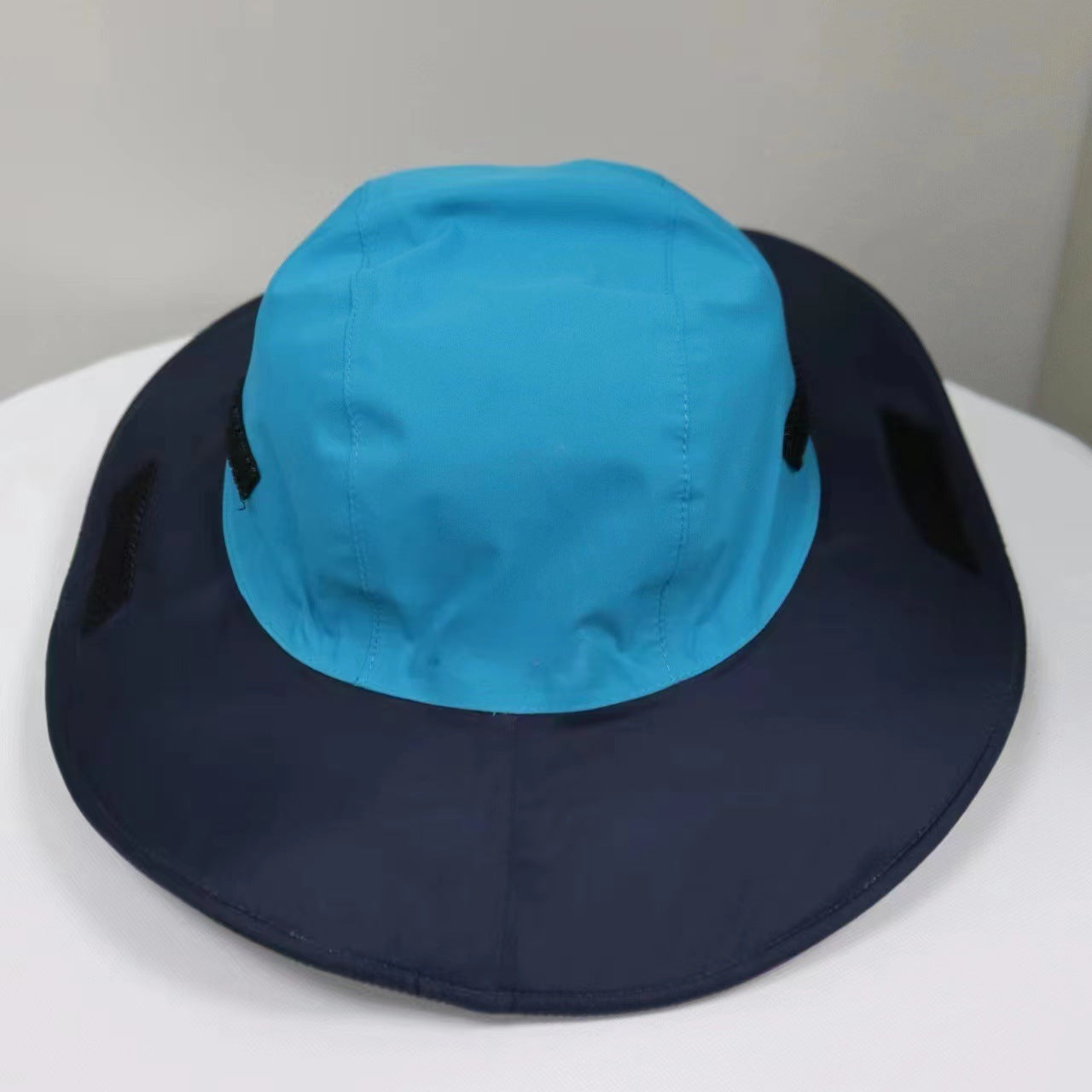 Light Blue Autumn-Winter Waterproof Sun Hat with Fleece Lining and Wide Brim