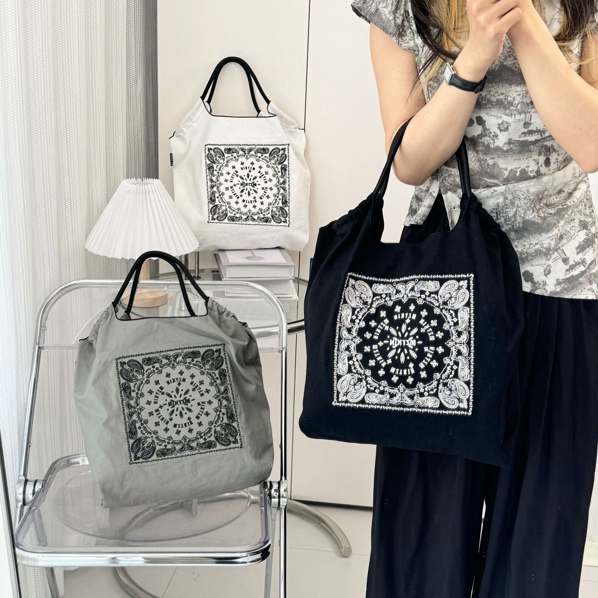 Printed Canvas Tote Bag - Water-Resistant, Large Capacity Shoulder Bag with Intricate Pattern(Black Cashew Flower)