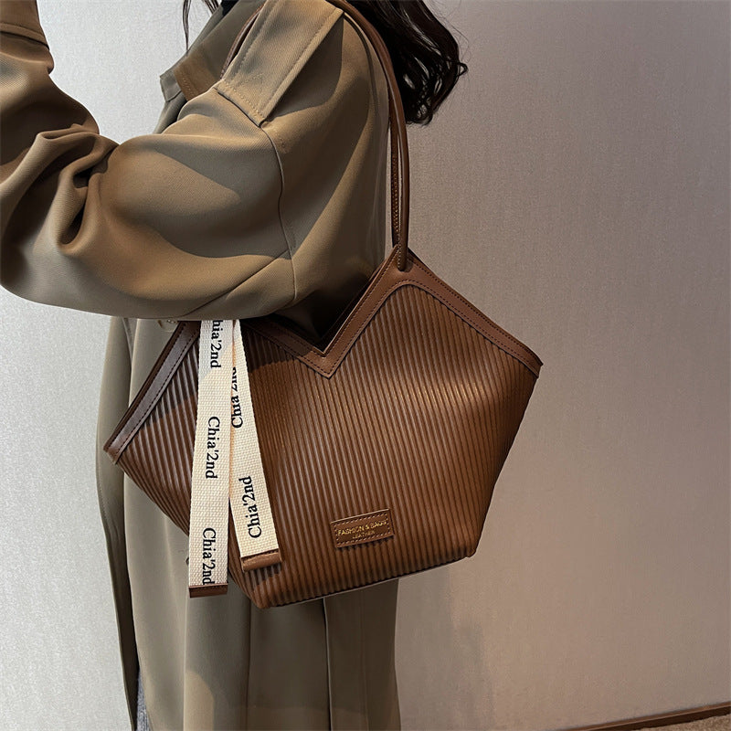 Chic Textured PU Leather Tote Bag with V-Cut Design & Decorative Ribbon Strap Accent(Coffee)